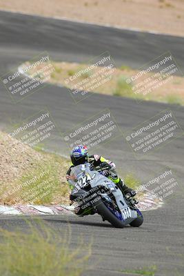 media/Jun-04-2022-WERA (Sat) [[b852bbbd55]]/Race 9 LW Twins Superbike V6 LW D Superstock/